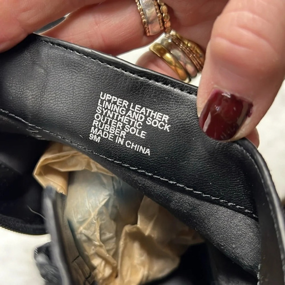 Banana Republic Black Suede size 9M - Picture 8 of 10